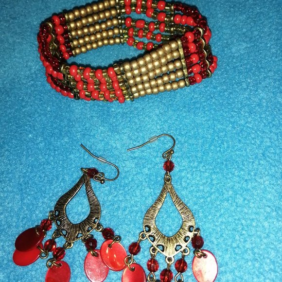 Red Bracelet with earrings - Picture 2 of 3